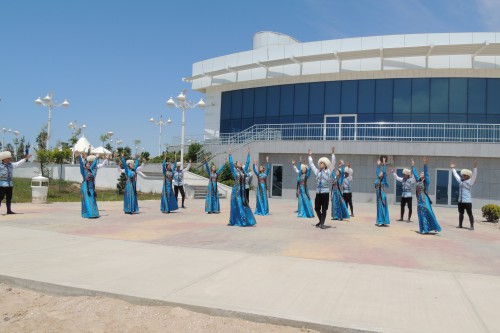 Ak Mermer folklor-etnografik tans topary