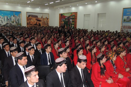 Ak Mermer folklor-etnografik tans topary